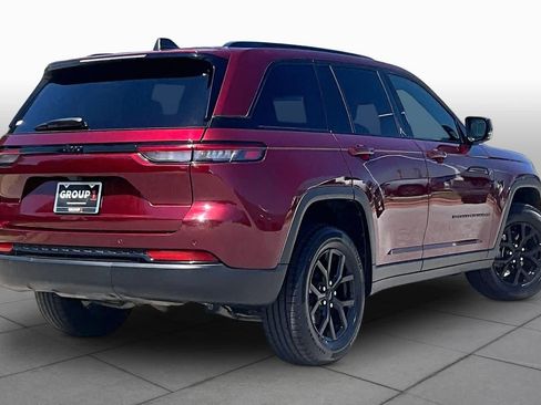 Used 2024 Jeep Grand Cherokee Altitude RWD image 13