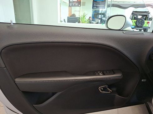 Used 2020 Dodge Challenger SRT Hellcat image 11