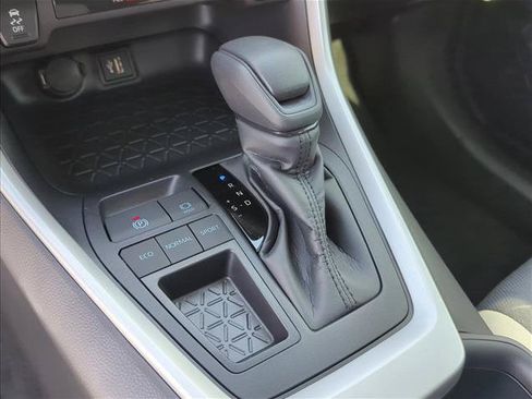 Certified 2025 Toyota RAV4 XLE w/ Convenience Package FWD image 22