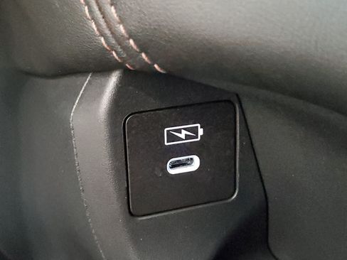 Certified 2025 Honda HR-V Sport image 31