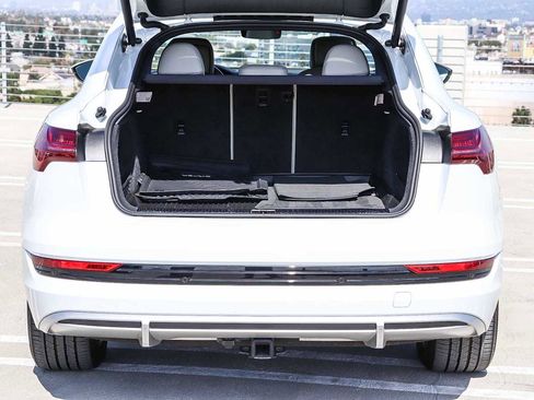 Used 2023 Audi e-tron Premium Plus w/ Premium Plus Package AWD/4WD image 37
