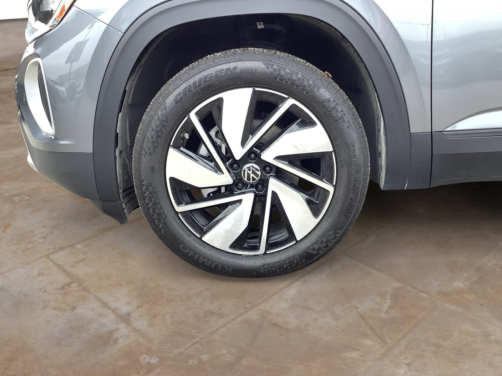 New 2025 Volkswagen Atlas SE FWD image 11