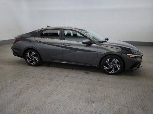 Used 2024 Hyundai Elantra SEL w/ Convenience Package image 11