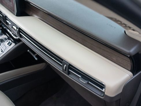 Used 2022 Lincoln Corsair Reserve image 15