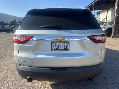 Used 2018 Chevrolet Traverse LT FWD image 6