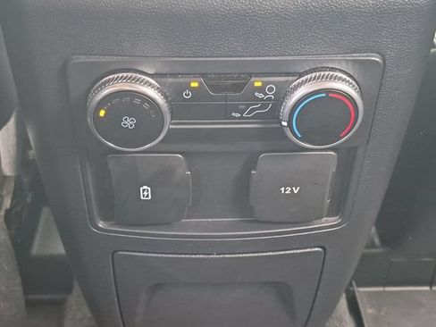 Used 2022 Ford Explorer XLT w/ Equipment Group 202A RWD image 21