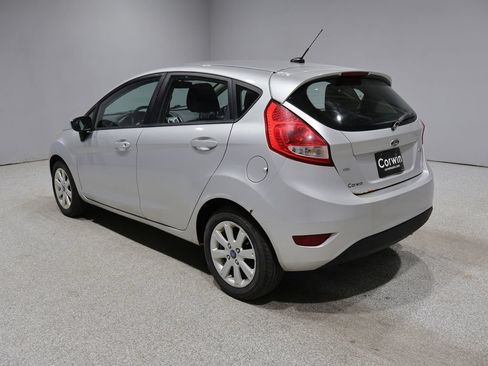 Used 2012 Ford Fiesta SE FWD image 4