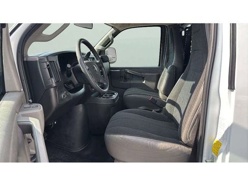 Used 2024 GMC Savana 2500 w/ Driver Convenience Package image 12