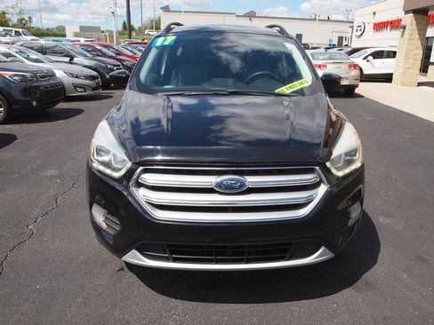 Used 2017 Ford Escape SE w/ Equipment Group 201A AWD/4WD image 4