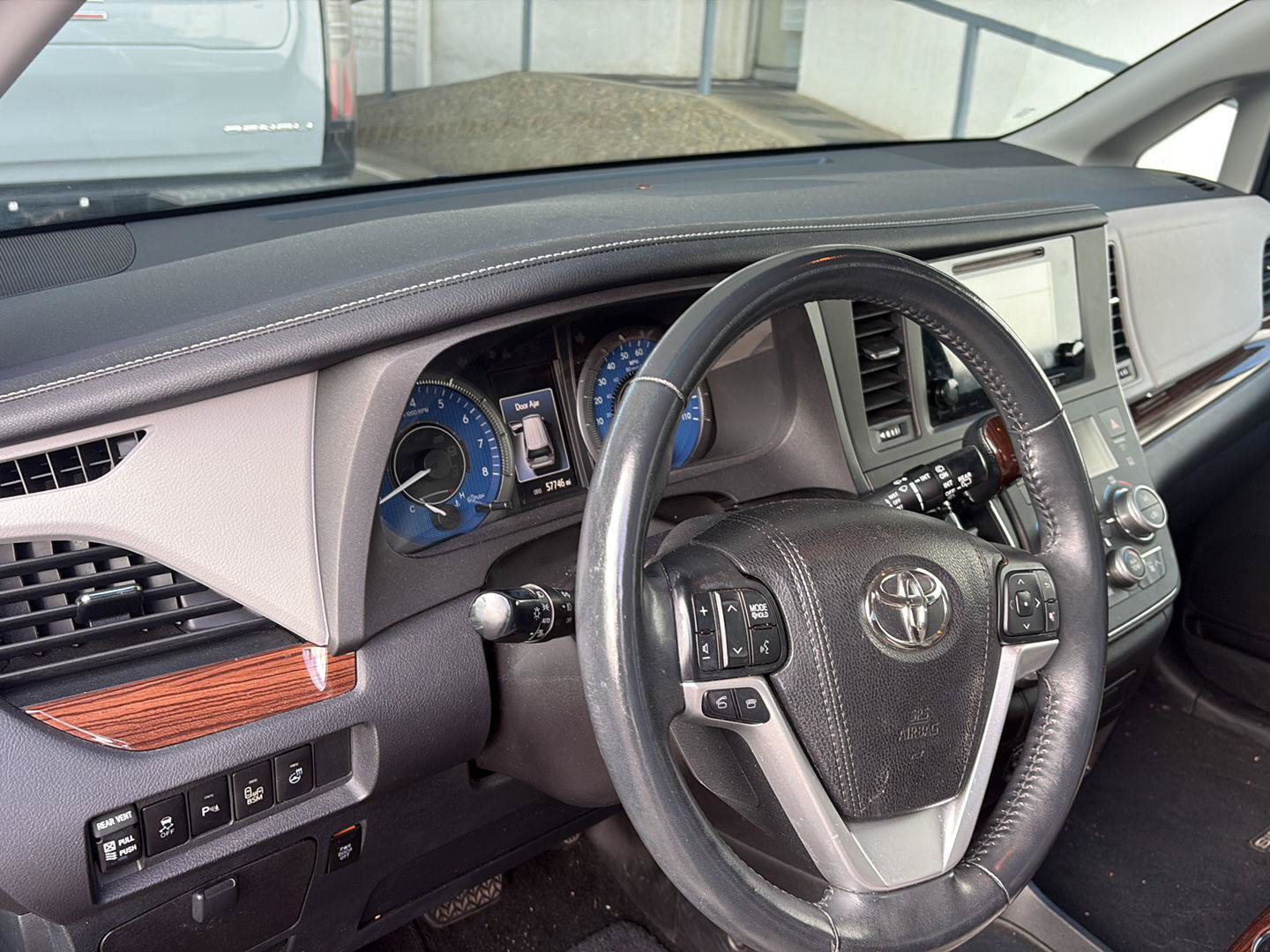 Used 2016 Toyota Sienna Limited AWD/4WD image 6