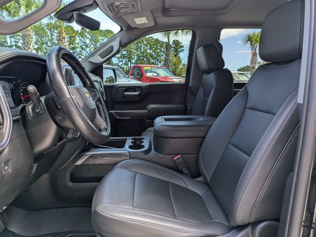 Used 2021 Chevrolet Silverado 1500 LTZ w/ LTZ Premium Package AWD/4WD image 20