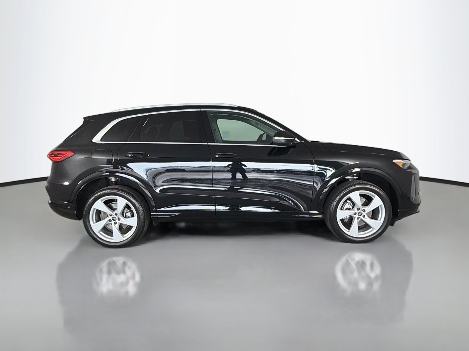Certified 2025 Audi Q5 Premium Plus AWD/4WD image 8