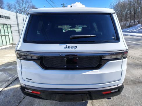 New 2026 Jeep Grand Wagoneer Limited image 11