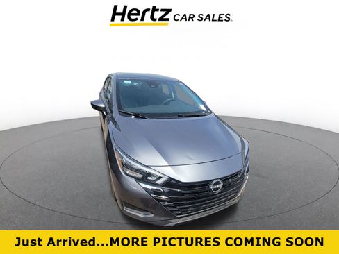 Used 2025 Nissan Versa SV image 1