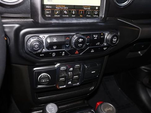 Used 2022 Jeep Wrangler Unlimited Sahara AWD/4WD image 23