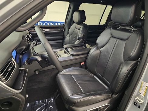 Used 2024 Jeep Wagoneer L 4WD image 16