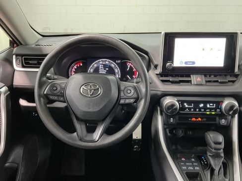 Used 2023 Toyota RAV4 LE AWD/4WD image 8