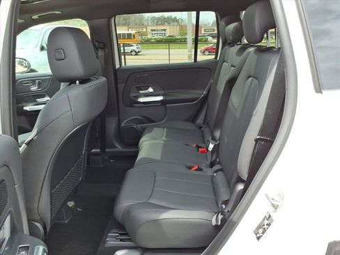 Used 2026 Mercedes-Benz GLB 250 4MATIC image 12