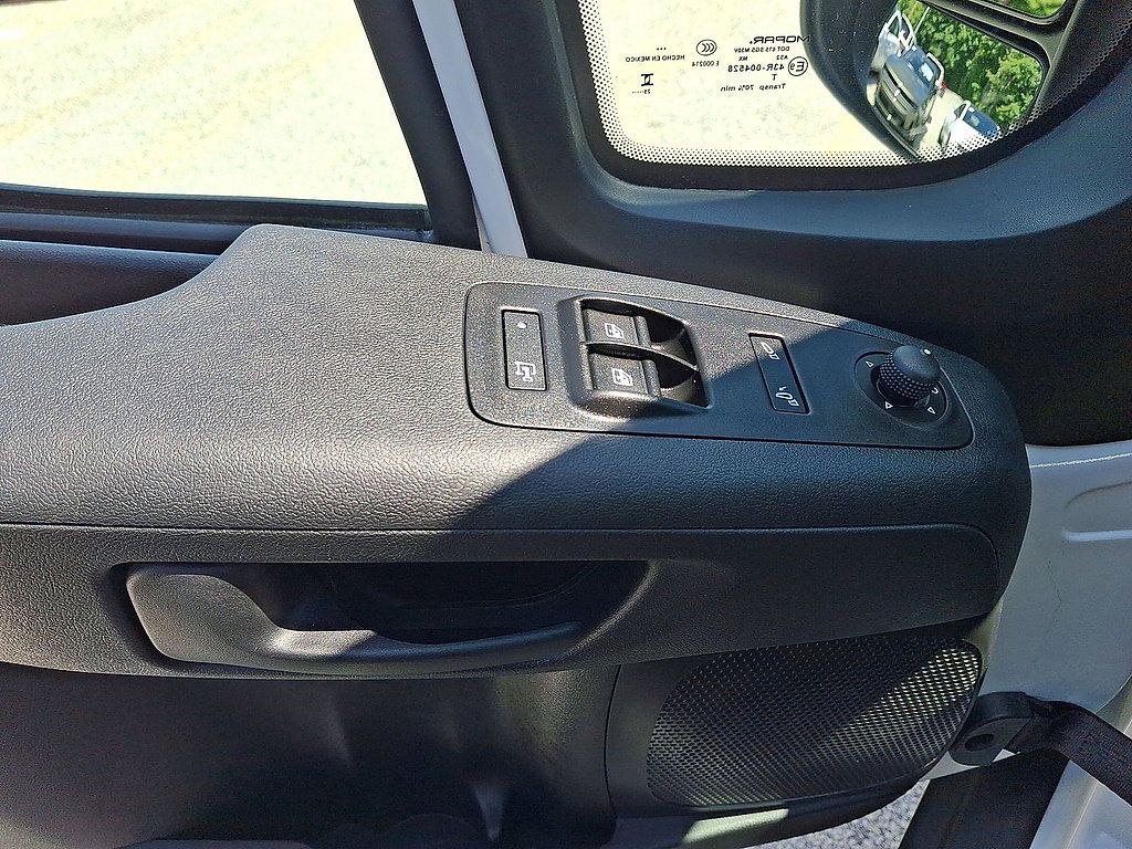 Used 2026 RAM ProMaster 2500 w/ Convenience Group FWD image 10