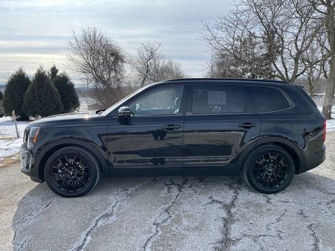 Used 2022 Kia Telluride SX w/ SX Prestige Package image 2