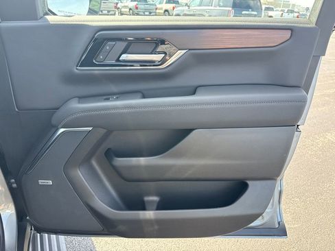 New 2026 GMC Yukon XL Denali w/ Denali Reserve Package image 40