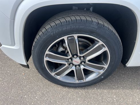 Used 2018 GMC Acadia Denali w/ Technology Package image 4