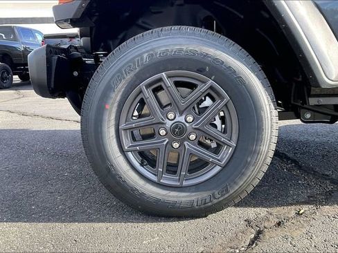 New 2026 Jeep Gladiator Sport image 12