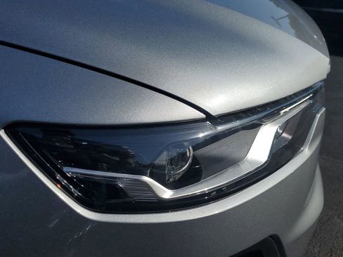 New 2025 Cadillac XT6 Luxury image 9