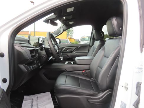 Used 2024 Chevrolet Silverado EV W/T AWD/4WD image 15
