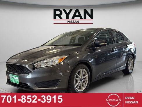 Used 2017 Ford Focus SE w/ Cold Weather Package image 13