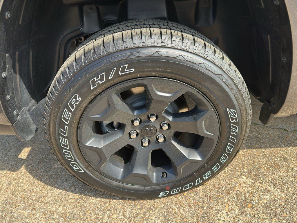 New 2026 RAM 1500 Big Horn AWD/4WD image 9