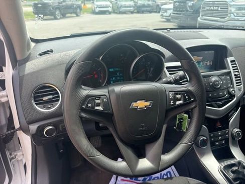 Used 2016 Chevrolet Cruze LT w/ Technology Package FWD image 14