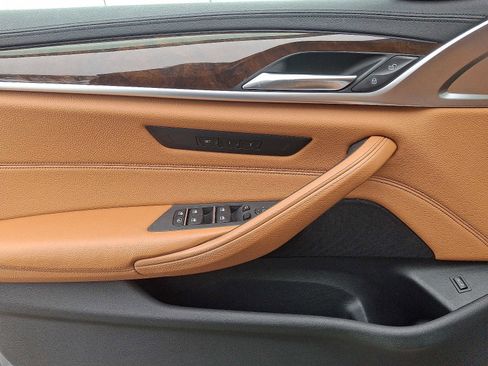 Used 2017 BMW 540i xDrive image 12