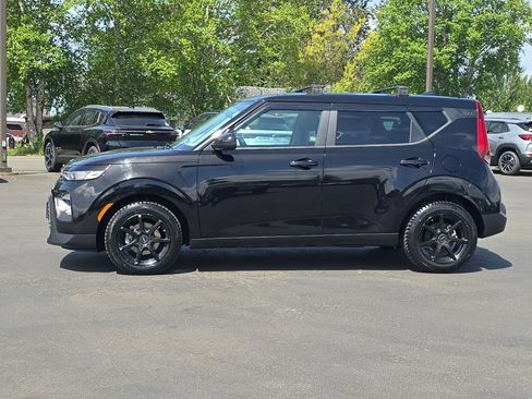 Used 2021 Kia Soul LX FWD image 6