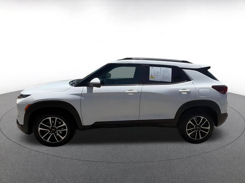 Used 2025 Chevrolet Blazer LT FWD image 10