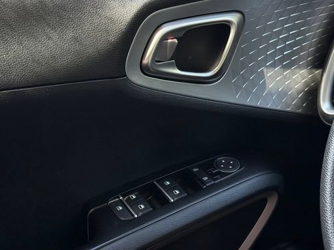 Certified 2023 Kia Soul LX w/ LX Technology Package FWD image 26