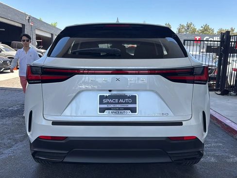 Used 2024 Lexus NX 250 FWD image 7