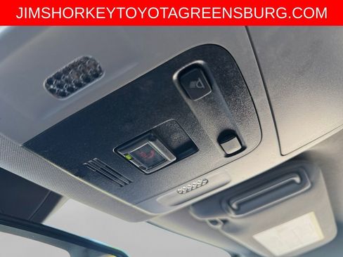 Used 2020 Toyota Camry SE w/ Cold Weather Package AWD/4WD image 20