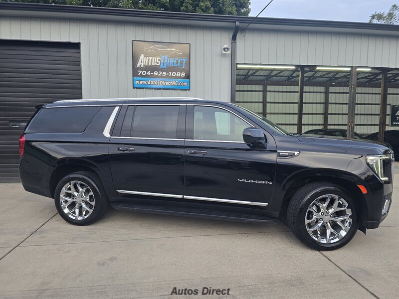 Used 2021 GMC Yukon XL SLT w/ Rear Media and Nav Package AWD/4WD image 3