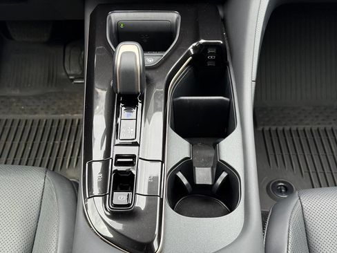 Certified 2026 Toyota Crown Platinum AWD/4WD image 27