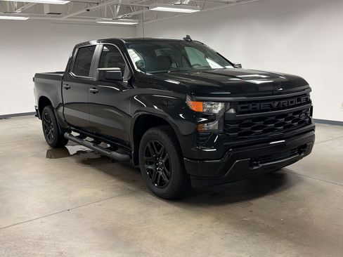 Used 2024 Chevrolet Silverado 1500 Custom w/ Turbomax Blackout Package RWD image 5