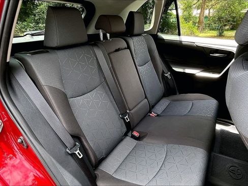 Used 2025 Toyota RAV4 XLE w/ Convenience Package FWD image 22