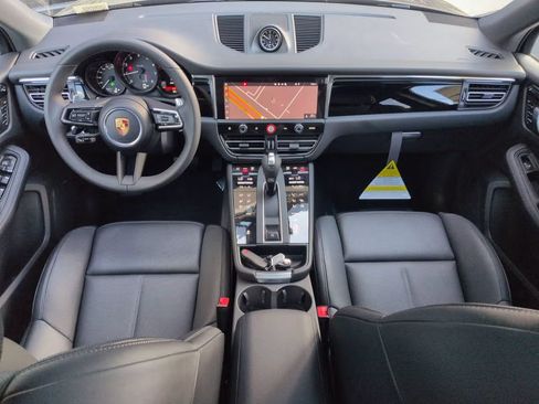 Certified 2026 Porsche Macan AWD/4WD image 20