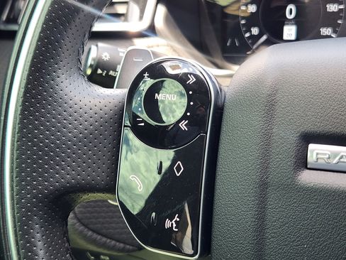 Used 2019 Land Rover Range Rover Velar R-Dynamic SE AWD/4WD image 30