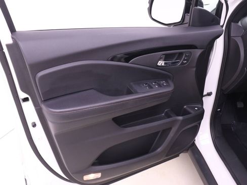 Certified 2023 Honda Ridgeline Black Edition image 9