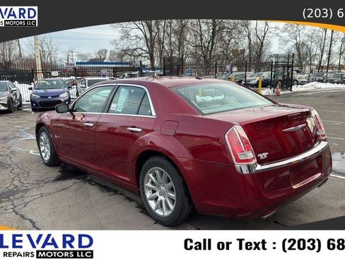 Used 2014 Chrysler 300 C image 5
