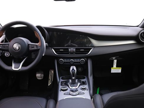 New 2025 Alfa Romeo Giulia AWD w/ Driving Assist Package image 8