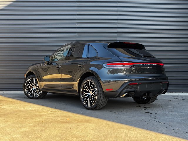 Certified 2026 Porsche Macan AWD/4WD image 3