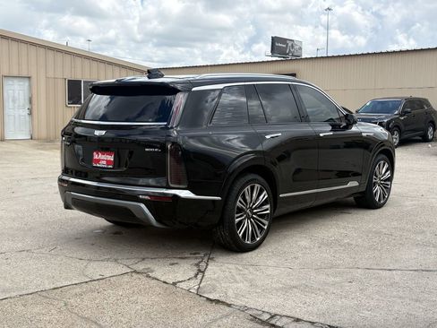 Used 2026 Cadillac Vistiq Premium Luxury AWD/4WD image 5