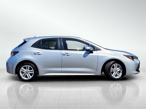 Used 2022 Toyota Corolla SE image 3